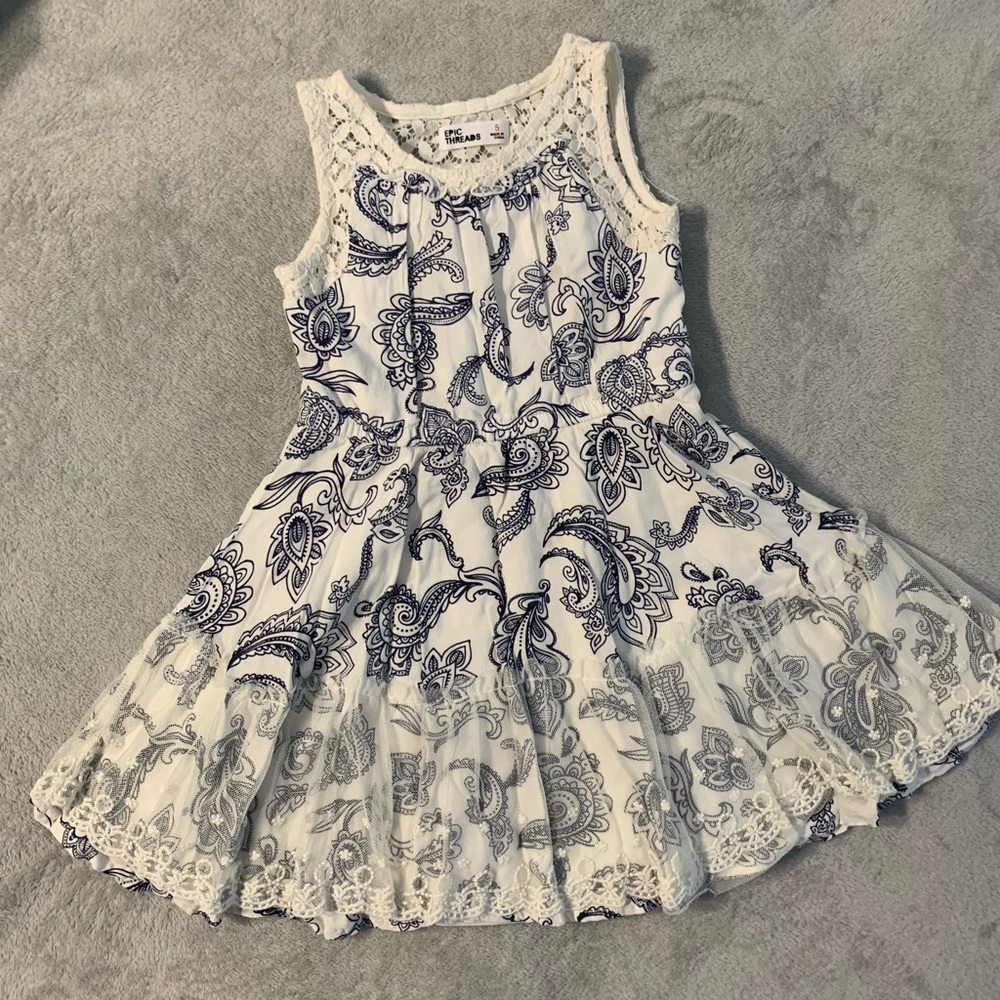 ‼️2 For $15 Deal‼️Cute little girls size 5 dress